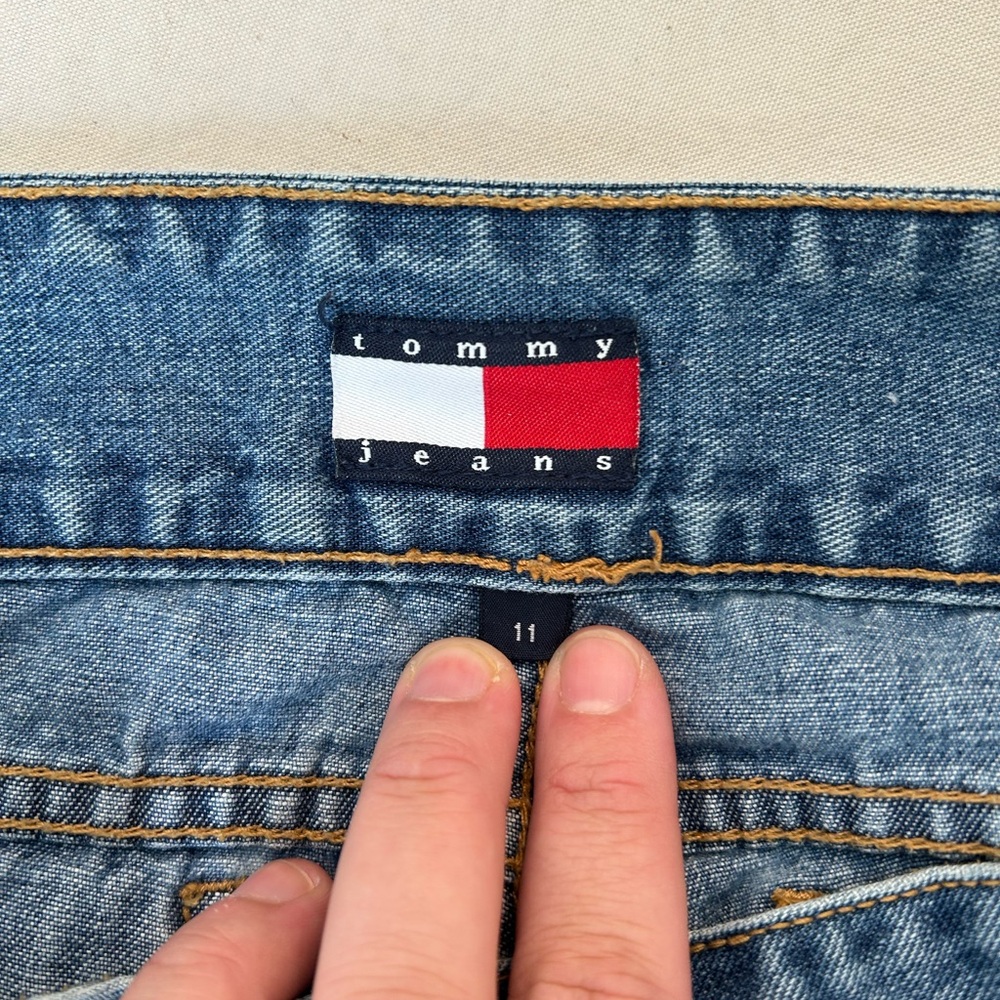 Tommy Hilfiger Women’s Flare Jeans Size 11 Medium Wash Y2K Boho Trendy EUC - Picture 4 of 10